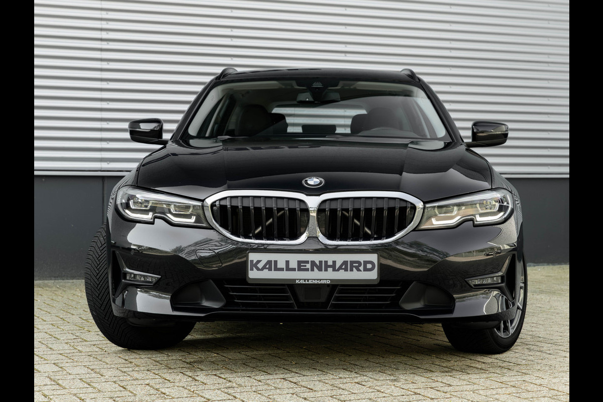 BMW 3 Serie Touring 320i - Active Cruise Control - Stoelverwarming - Hifi