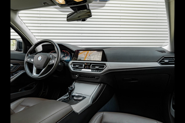 BMW 3 Serie Touring 320i - Active Cruise Control - Stoelverwarming - Hifi