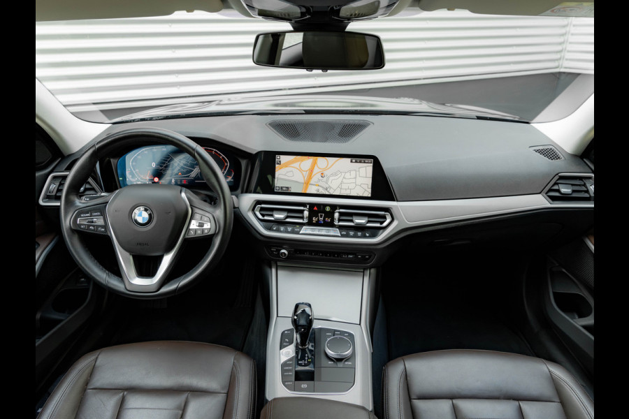 BMW 3 Serie Touring 320i - Active Cruise Control - Stoelverwarming - Hifi