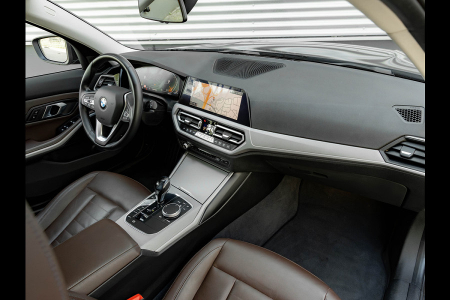 BMW 3 Serie Touring 320i - Active Cruise Control - Stoelverwarming - Hifi