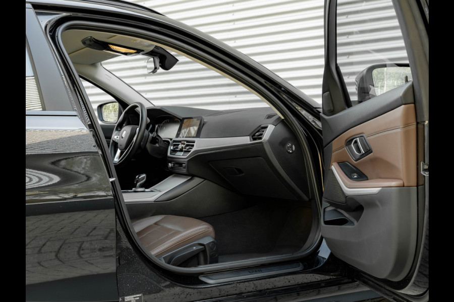 BMW 3 Serie Touring 320i - Active Cruise Control - Stoelverwarming - Hifi