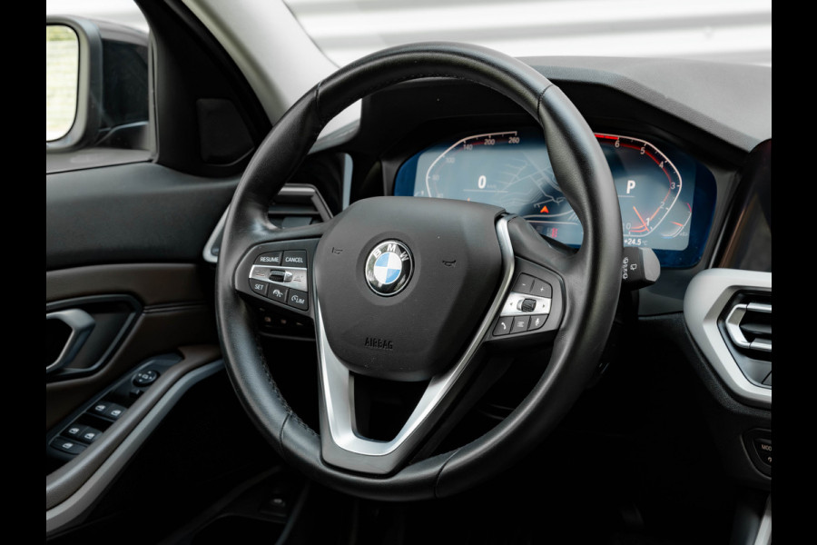 BMW 3 Serie Touring 320i - Active Cruise Control - Stoelverwarming - Hifi