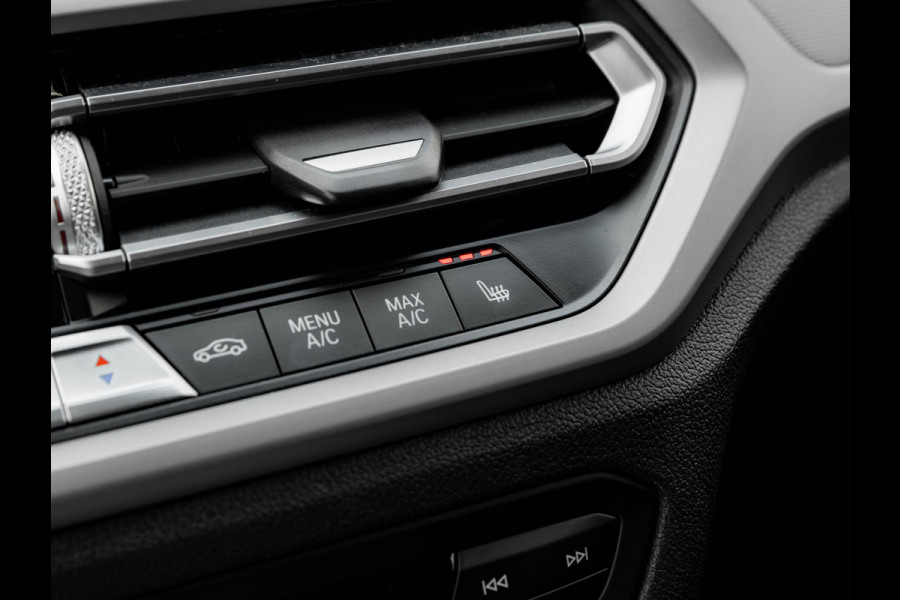 BMW 3 Serie Touring 320i - Active Cruise Control - Stoelverwarming - Hifi
