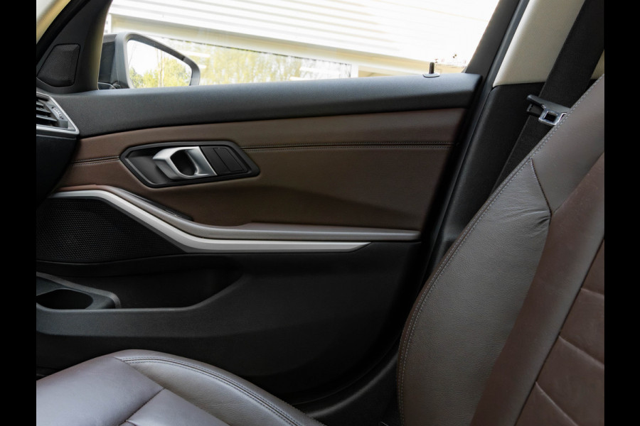 BMW 3 Serie Touring 320i - Active Cruise Control - Stoelverwarming - Hifi