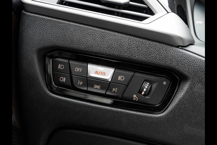 BMW 3 Serie Touring 320i - Active Cruise Control - Stoelverwarming - Hifi