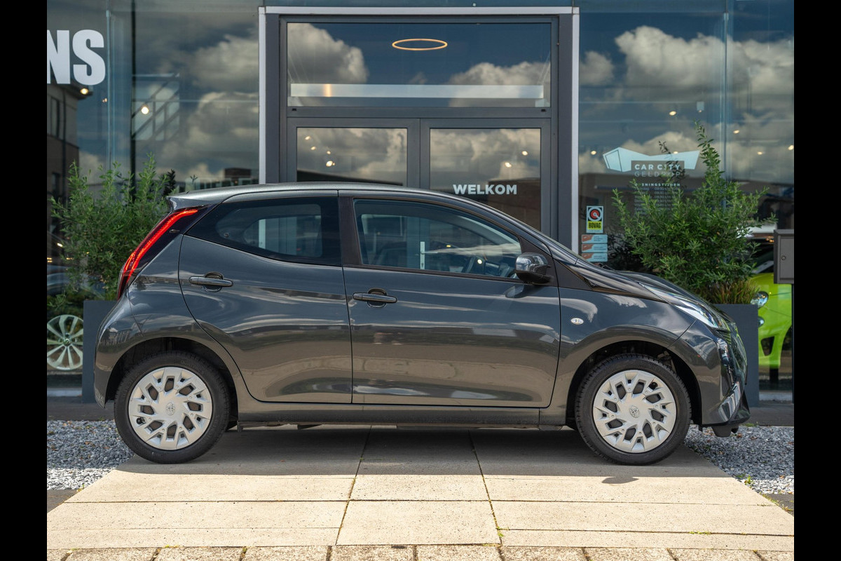 Toyota Aygo 1.0 VVT-i x-play Camera / Carplay / Airco / 5D