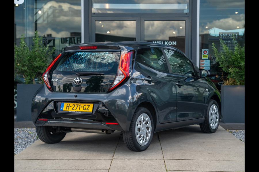 Toyota Aygo 1.0 VVT-i x-play | Camera | Carplay | Airco | 5D