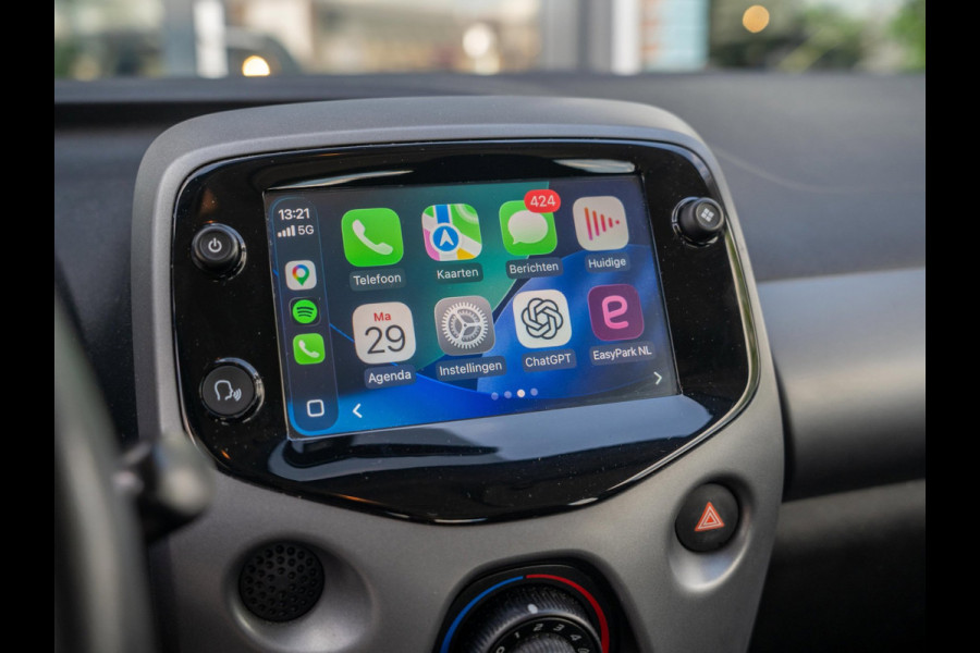 Toyota Aygo 1.0 VVT-i x-play | Camera | Carplay | Airco | 5D