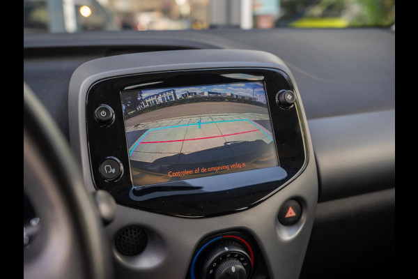 Toyota Aygo 1.0 VVT-i x-play | Camera | Carplay | Airco | 5D