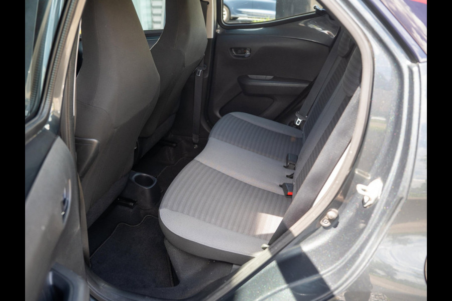Toyota Aygo 1.0 VVT-i x-play | Camera | Carplay | Airco | 5D
