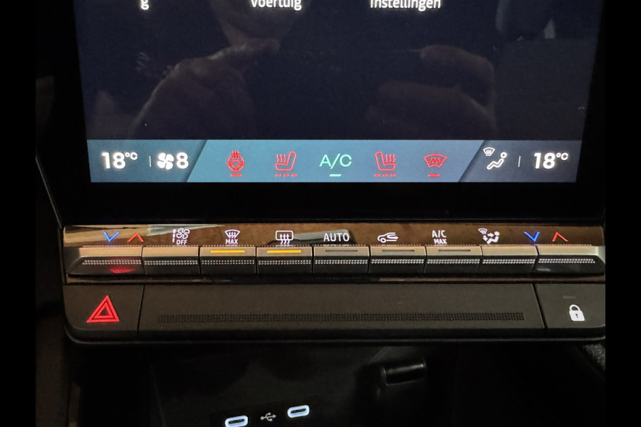Renault Austral 1.2 E-Tech full hybrid 200 Techno Automaat Digital Dash Camera+Pdc Stoel/stuur/voorruitverwarming Carplay Cllima