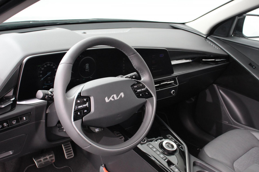 Kia Niro EV ExecutiveLine 64.8 kWh Leder Schuif-kantel dak Elektrische bedienbare achterklep DAB Led Camera Navigatie Climate control Cruise control