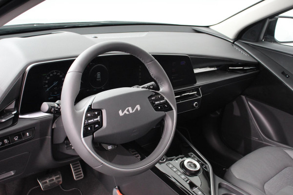Kia Niro EV ExecutiveLine 64.8 kWh Leder Schuif-kantel dak Elektrische bedienbare achterklep DAB Led Camera Navigatie Climate control Cruise control