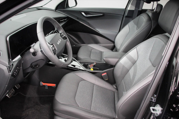 Kia Niro EV ExecutiveLine 64.8 kWh Leder Schuif-kantel dak Elektrische bedienbare achterklep DAB Led Camera Navigatie Climate control Cruise control