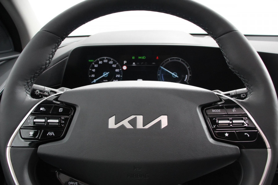 Kia Niro EV ExecutiveLine 64.8 kWh Leder Schuif-kantel dak Elektrische bedienbare achterklep DAB Led Camera Navigatie Climate control Cruise control