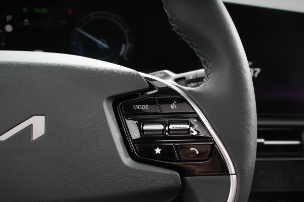 Kia Niro EV ExecutiveLine 64.8 kWh Leder Schuif-kantel dak Elektrische bedienbare achterklep DAB Led Camera Navigatie Climate control Cruise control