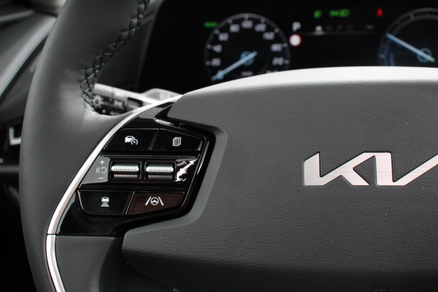 Kia Niro EV ExecutiveLine 64.8 kWh Leder Schuif-kantel dak Elektrische bedienbare achterklep DAB Led Camera Navigatie Climate control Cruise control