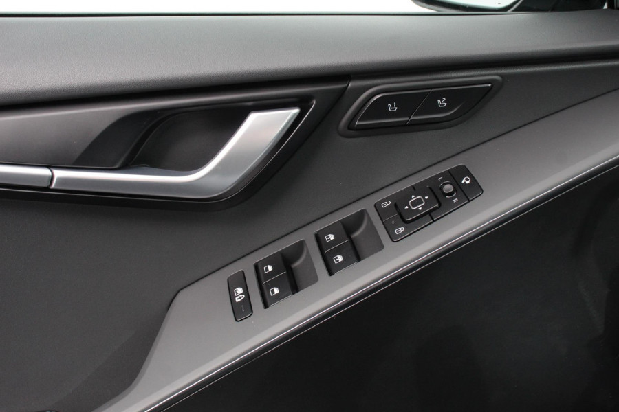 Kia Niro EV ExecutiveLine 64.8 kWh Leder Schuif-kantel dak Elektrische bedienbare achterklep DAB Led Camera Navigatie Climate control Cruise control