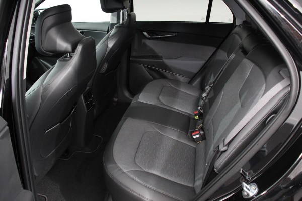 Kia Niro EV ExecutiveLine 64.8 kWh Leder Schuif-kantel dak Elektrische bedienbare achterklep DAB Led Camera Navigatie Climate control Cruise control
