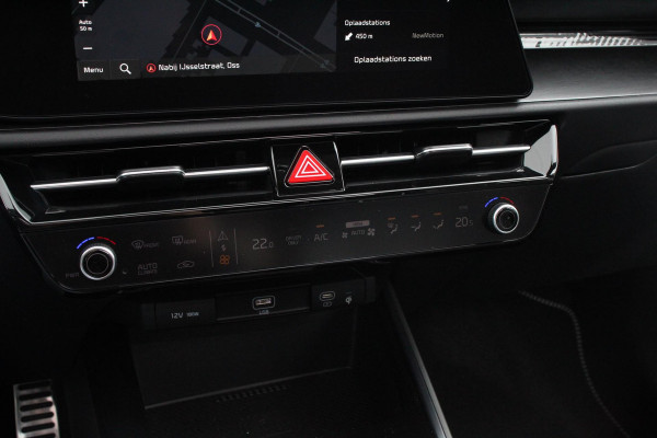 Kia Niro EV ExecutiveLine 64.8 kWh Leder Schuif-kantel dak Elektrische bedienbare achterklep DAB Led Camera Navigatie Climate control Cruise control