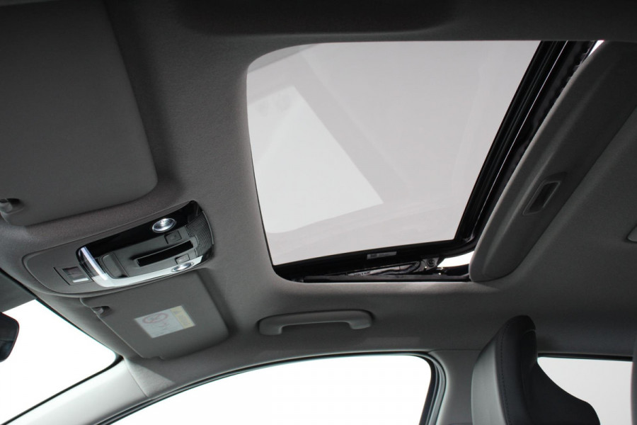 Kia Niro EV ExecutiveLine 64.8 kWh Leder Schuif-kantel dak Elektrische bedienbare achterklep DAB Led Camera Navigatie Climate control Cruise control