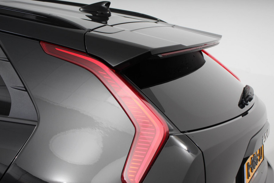 Kia Niro EV ExecutiveLine 64.8 kWh Leder Schuif-kantel dak Elektrische bedienbare achterklep DAB Led Camera Navigatie Climate control Cruise control