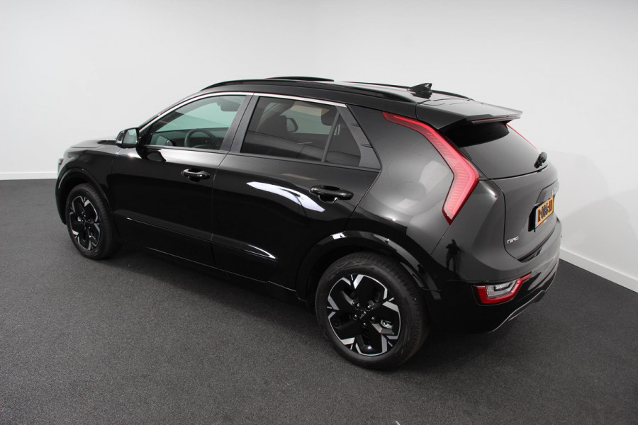 Kia Niro EV ExecutiveLine 64.8 kWh Leder Schuif-kantel dak Elektrische bedienbare achterklep DAB Led Camera Navigatie Climate control Cruise control