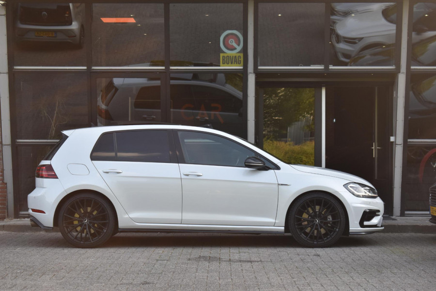 Volkswagen Golf 2.0 TSI 4Motion R Pano Akra Camera Dynaudio