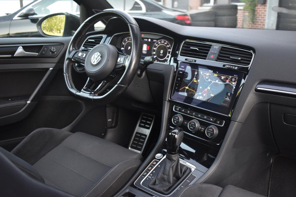 Volkswagen Golf 2.0 TSI 4Motion R Pano Akra Camera Dynaudio