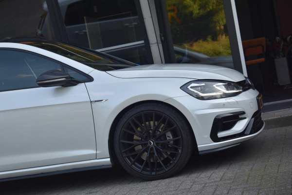 Volkswagen Golf 2.0 TSI 4Motion R Pano Akra Camera Dynaudio