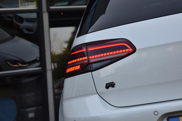 Volkswagen Golf 2.0 TSI 4Motion R Pano Akra Camera Dynaudio