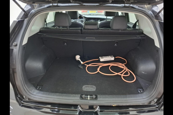 Kia e-Niro DynamicPlusLine 64 kWh | 46.500 KM | SOH 100% | Navigatie | Schuif - Kantel Dak | WORDT VERWACHT!