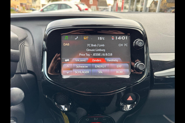 Toyota Aygo 1.0 VVT-i X-Joy | Eerste eigenaar, Lichtmetalen velgen, Climate control, Privacy glass, Nieuw geleverd & onderhouden