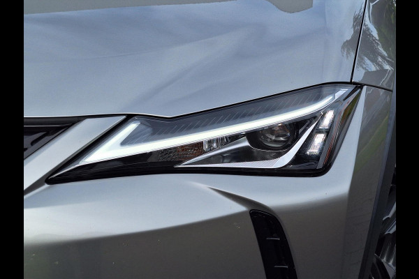 Lexus UX 250h AWD Luxury Line | 4X4, Leer, Stoelverwarming, Navigatie, Parkeersensoren, 18 inch, Privacy glass
