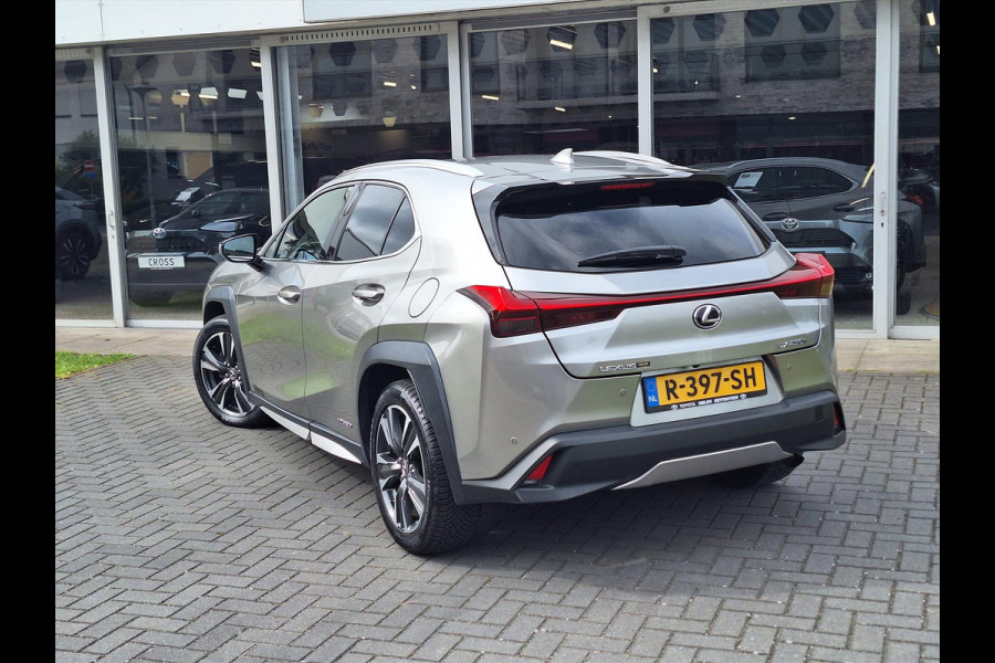 Lexus UX 250h AWD Luxury Line | 4X4, Leer, Stoelverwarming, Navigatie, Parkeersensoren, 18 inch, Privacy glass