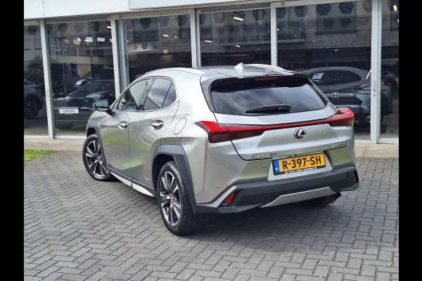 Lexus UX 250h AWD Luxury Line | 4X4, Leer, Stoelverwarming, Navigatie, Parkeersensoren, 18 inch, Privacy glass