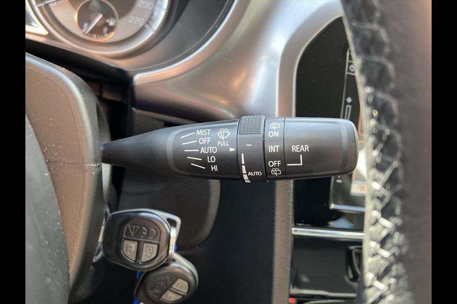Suzuki Vitara 1.4 Boosterjet Smart Hybrid Select Two-Tone | Dodehoekherkenning, CarPlay, Camera, Stoelverwarming, 1500KG Trekgewicht