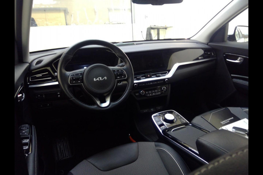 Kia e-Niro DynamicPlusLine 64 kWh | 14500 KM | SOH 100% | Navigatie | Schuif - Kantel Dak | WORDT VERWACHT!