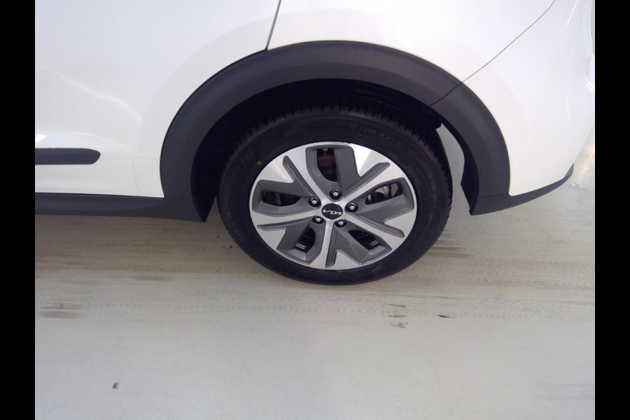 Kia e-Niro DynamicPlusLine 64 kWh | 14500 KM | SOH 100% | Navigatie | Schuif - Kantel Dak | WORDT VERWACHT!