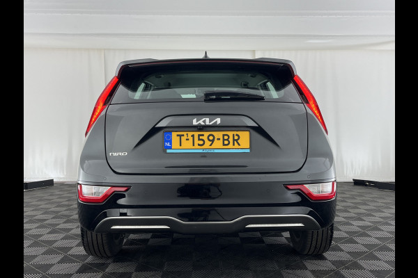 Kia Niro EV DynamicLine 64.8 kWh [3-Fase-11kW] {SoH-96%} (INCL.BTW) Aut. *LEATHER-FABRIC | ADAPTIVE-CRUISE | DIGI-COCKPIT | KEYLESS | CAMERA | DAB | COMFORTSEATS | SHIFTPADDLES | ECC | PDC | 17''ALU*