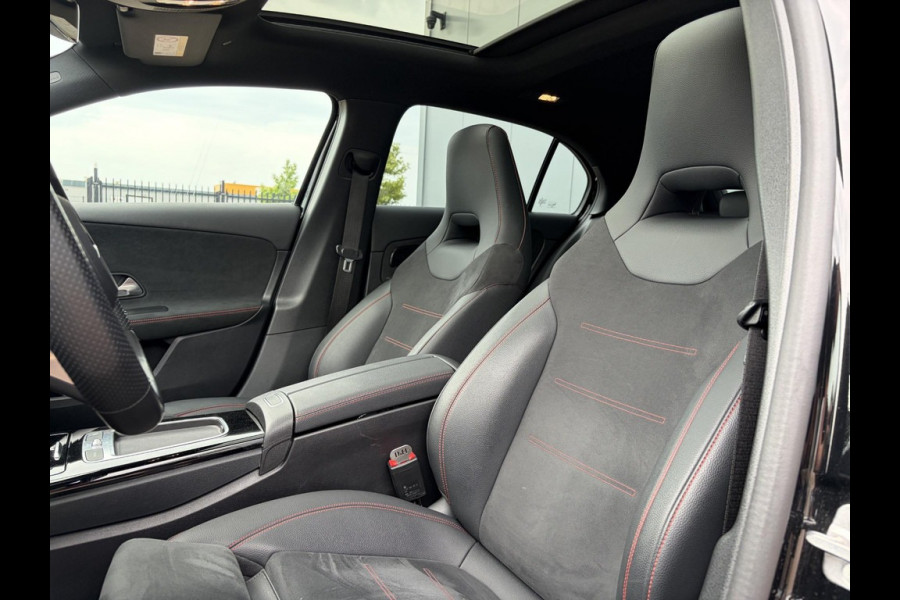 Mercedes-Benz A-Klasse 180 Star Edition AMG Line / Pano / Sfeer / Camera / LED