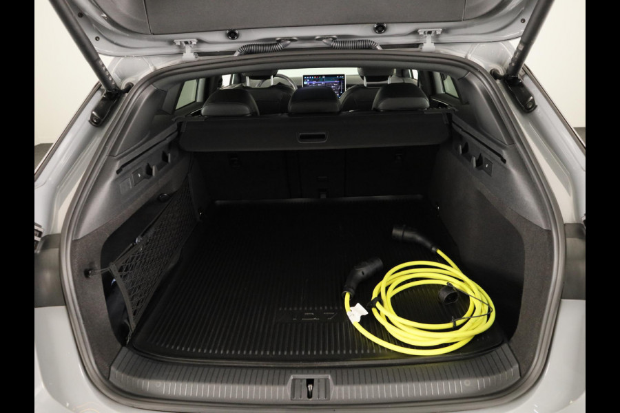 Volkswagen ID.7 Tourer Pro Business 77 kWh | SOH 100% | Navigatie | 360 Camera | Elektrische klep | Warmtepomp |