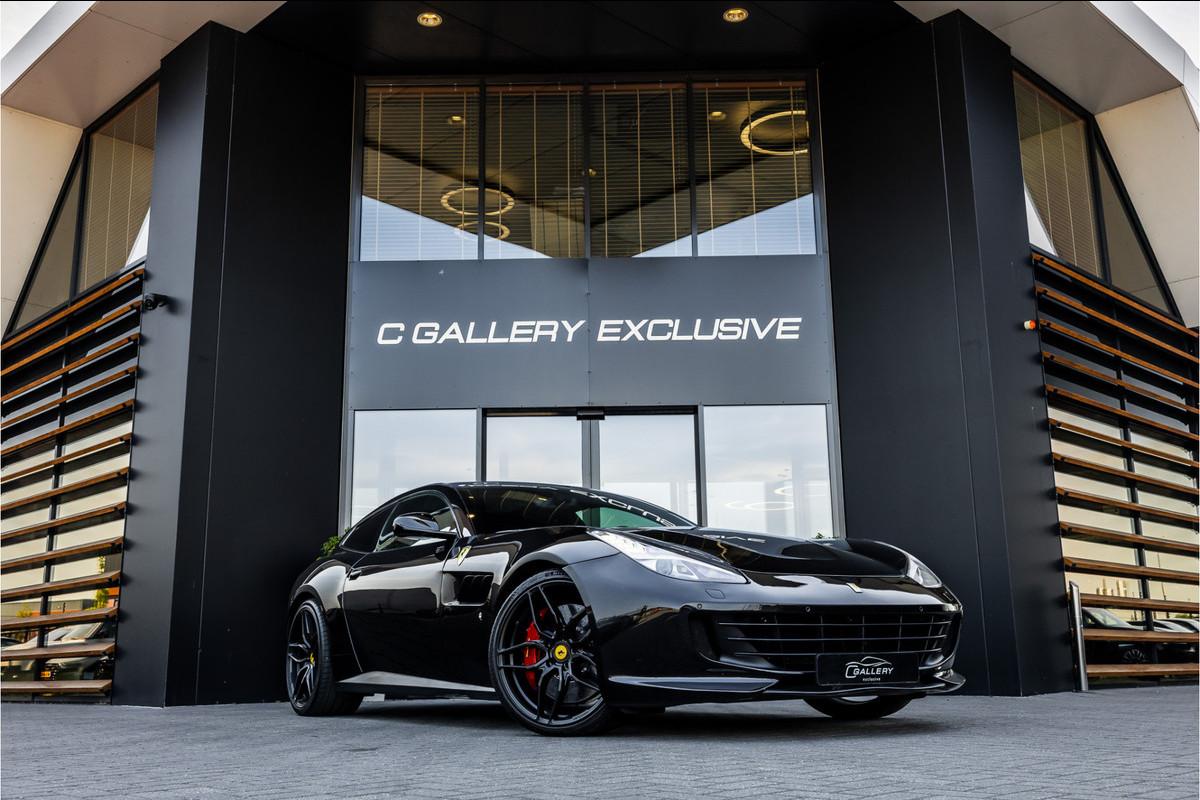 Ferrari GTC4Lusso 6.3 V12 - 4-zits l Lift l Passenger Display l Carbon l Panorama