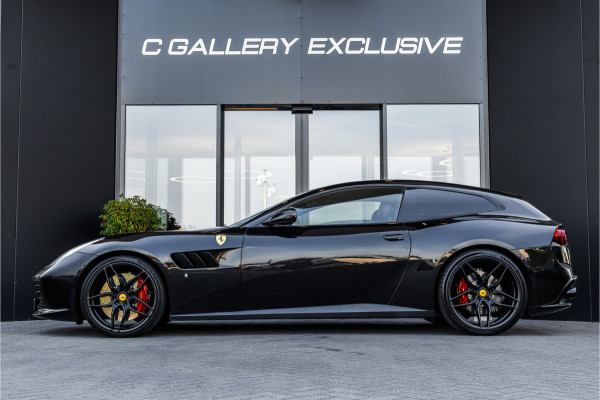 Ferrari GTC4Lusso 6.3 V12 - 4-zits l Lift l Passenger Display l Carbon l Panorama