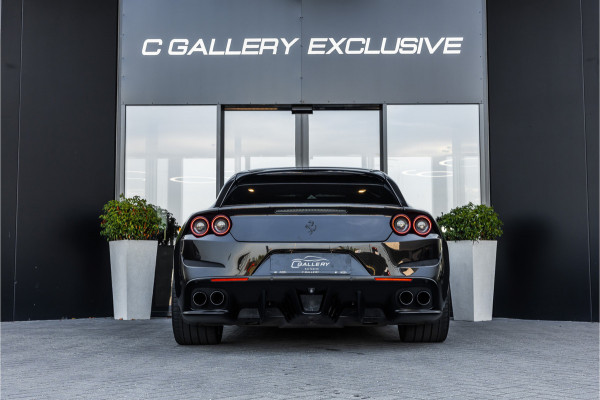 Ferrari GTC4Lusso 6.3 V12 - 4-zits l Lift l Passenger Display l Carbon l Panorama