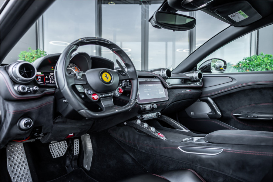 Ferrari GTC4Lusso 6.3 V12 - 4-zits l Lift l Passenger Display l Carbon l Panorama