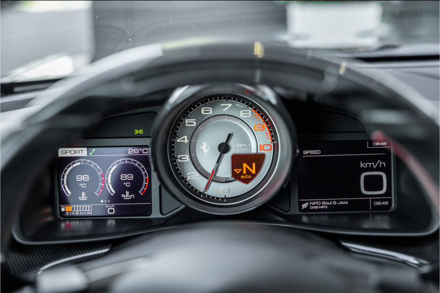 Ferrari GTC4Lusso 6.3 V12 - 4-zits l Lift l Passenger Display l Carbon l Panorama