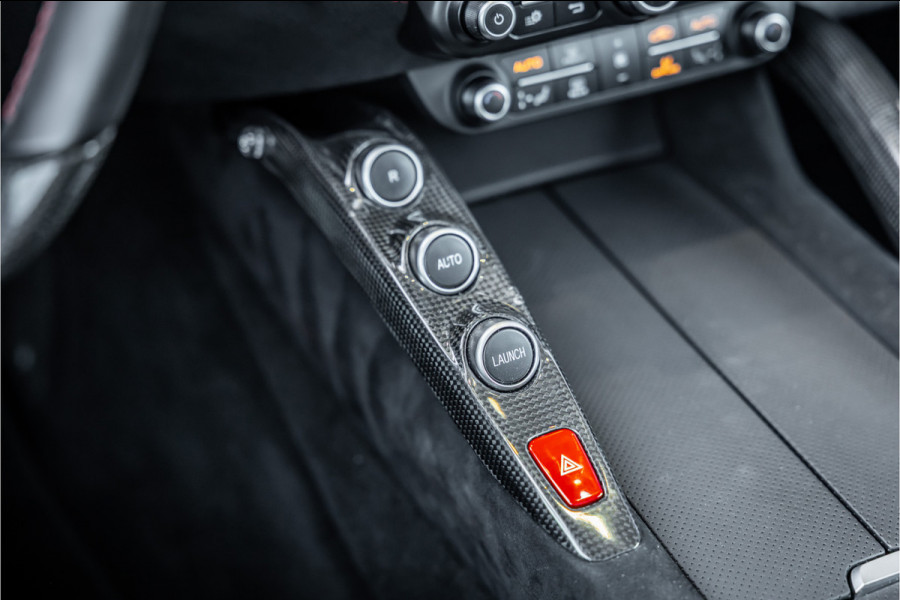 Ferrari GTC4Lusso 6.3 V12 - 4-zits l Lift l Passenger Display l Carbon l Panorama