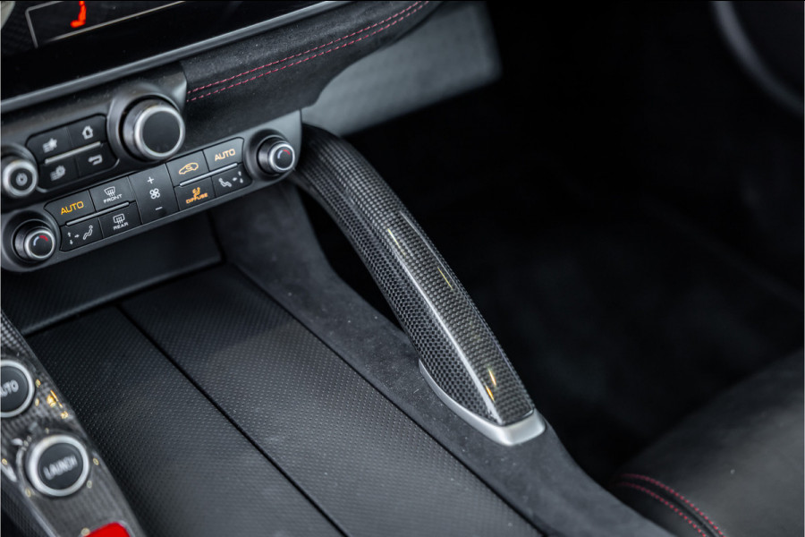 Ferrari GTC4Lusso 6.3 V12 - 4-zits l Lift l Passenger Display l Carbon l Panorama
