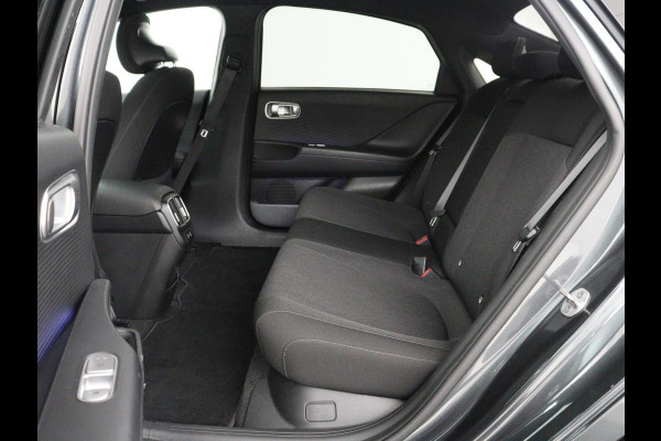 Hyundai IONIQ 6 Connect 77.4 kWh | SOH 94,7% | Warmtepomp | Head-Up | Stoelverwarming | Camera | Carplay | Standkachel | Adaptive cruise | Keyless | Navigatie | Achterbankverwarming | Full LED